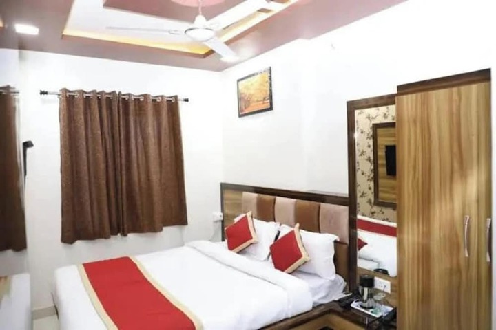 Room 4 of 20
