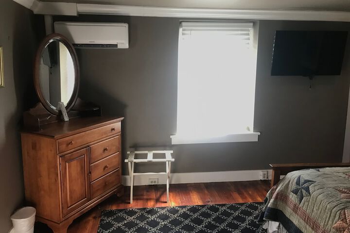 Room 13 of 64