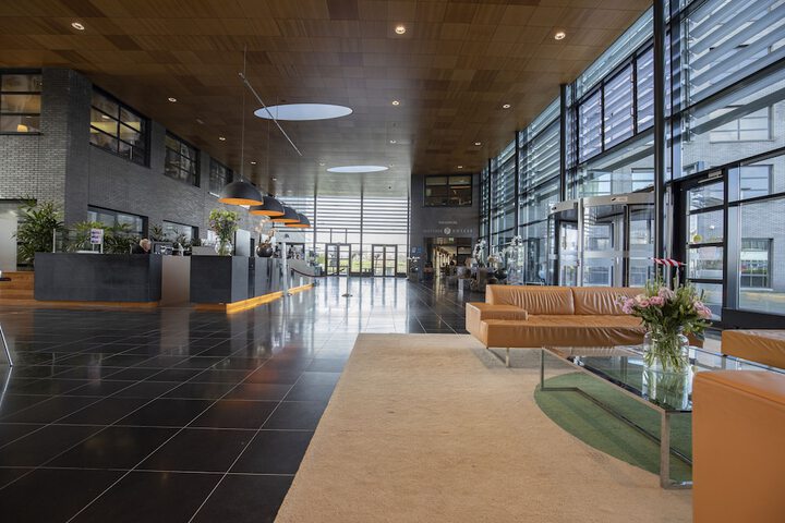 Entrance & Lobby