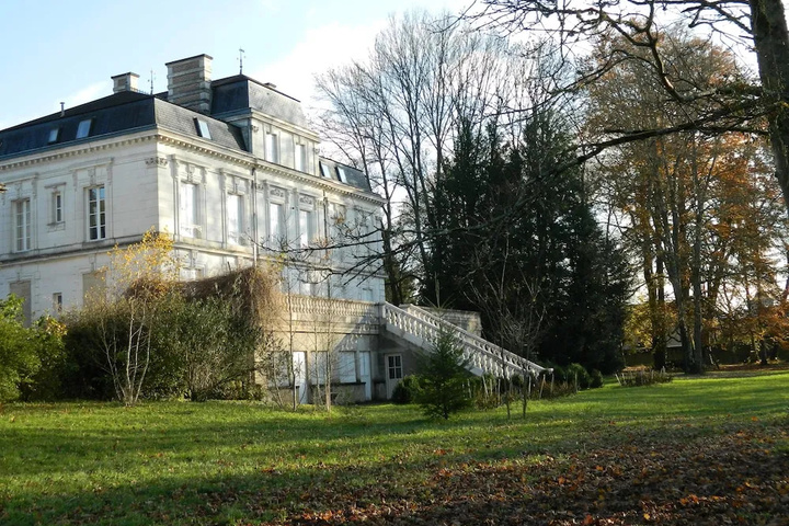 Chateau De Sermizelles