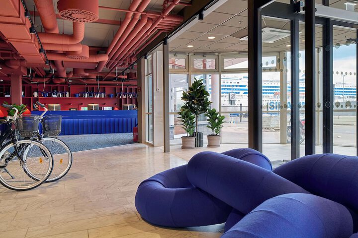 Guest Lobby