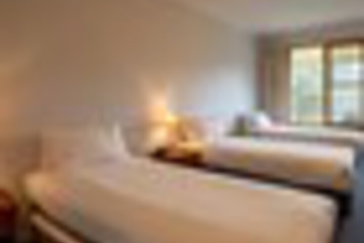 Room 65 of 210