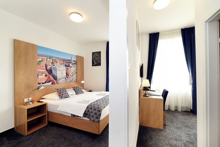 Room 20 of 39
