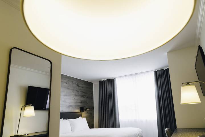 Room 10 of 37