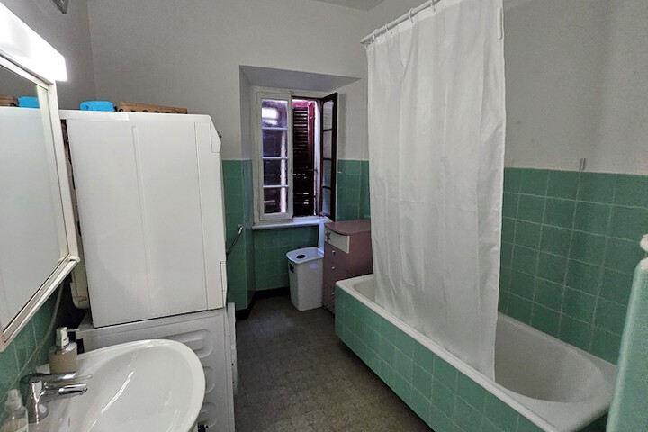 Room 15 of 19
