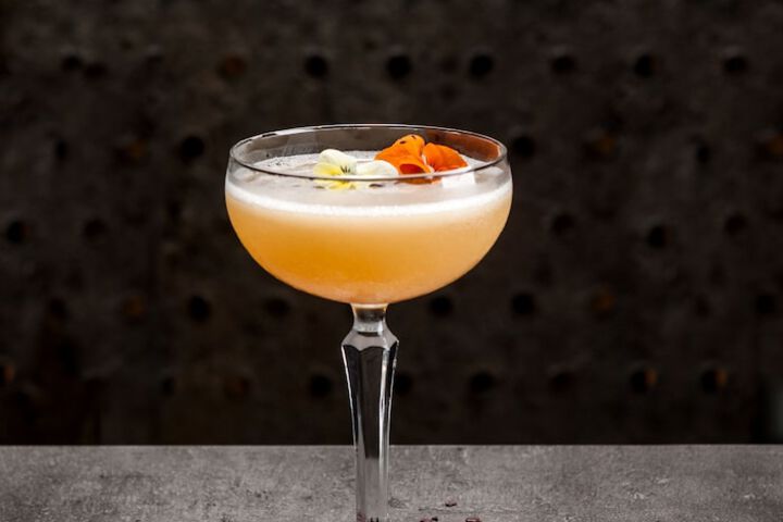 Lounge 47 of 61