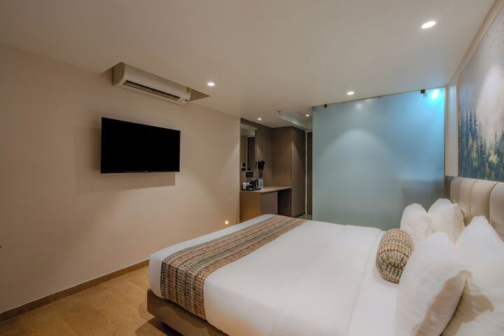 Room 9 of 35