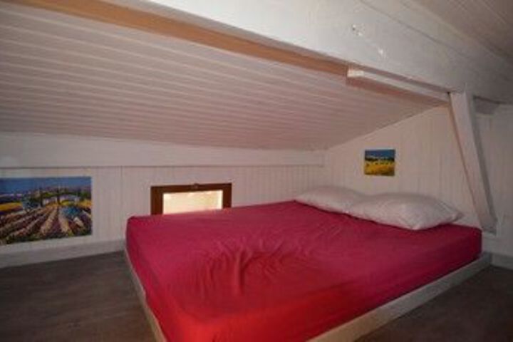 Room 5 of 19