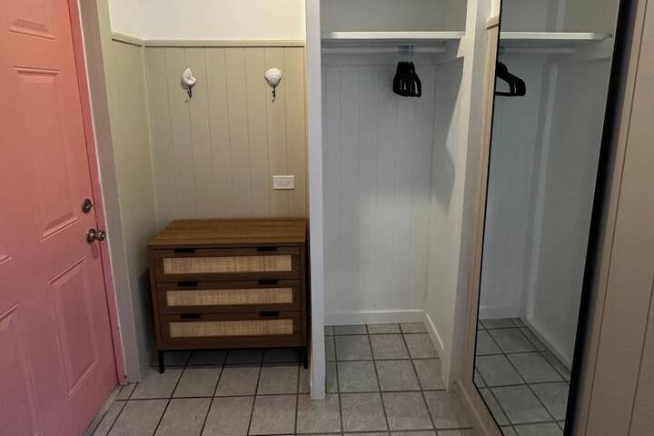 Room 3 of 23