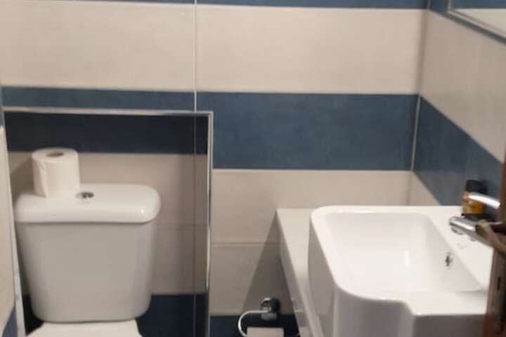 Room 12 of 37