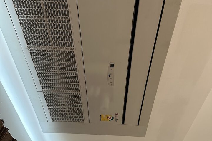 Room 15 of 38