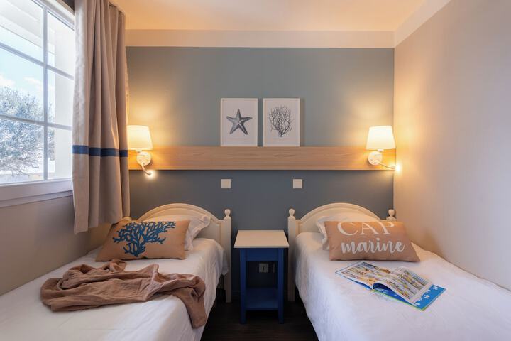 Room 4 of 76