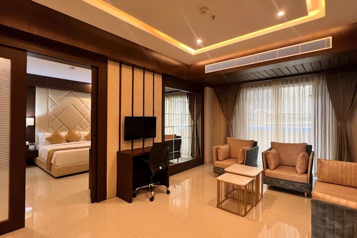 Room 30 of 52