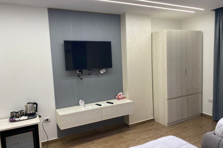 Room 11 of 23