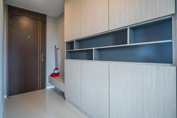 Room 2 of 20