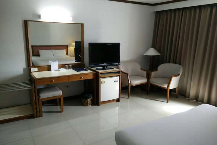 Room 104 of 143