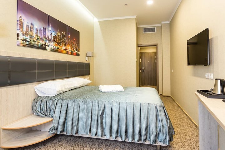 Room 5 of 42