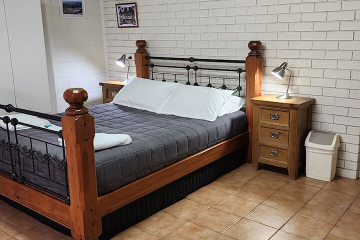 Room 5 of 48