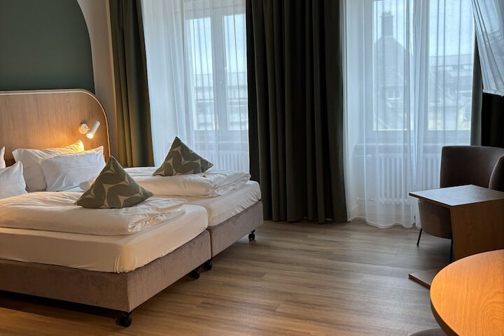 Room 36 of 95
