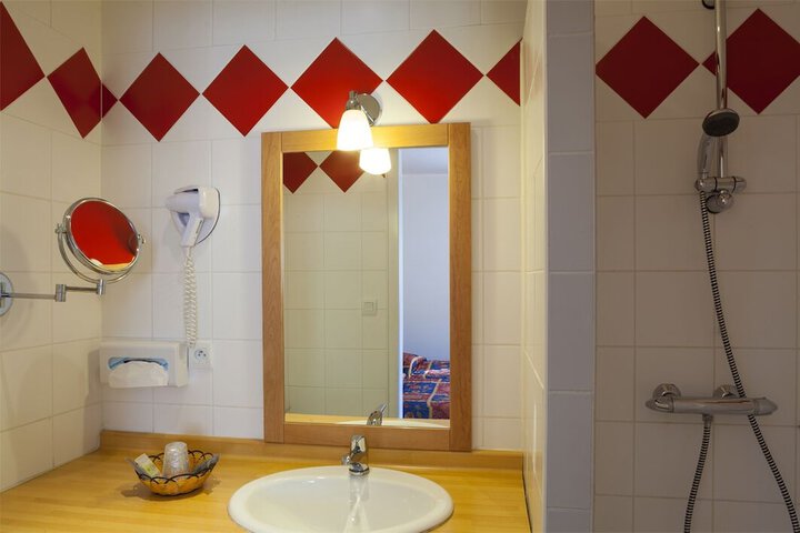 Room 7 of 22