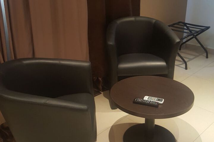 Room 16 of 33
