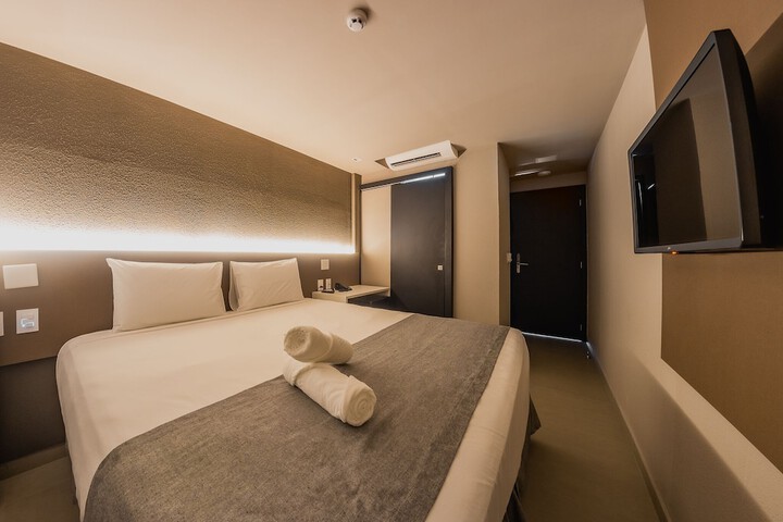 Room 5 of 15