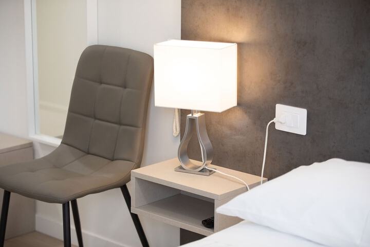 Room 12 of 86