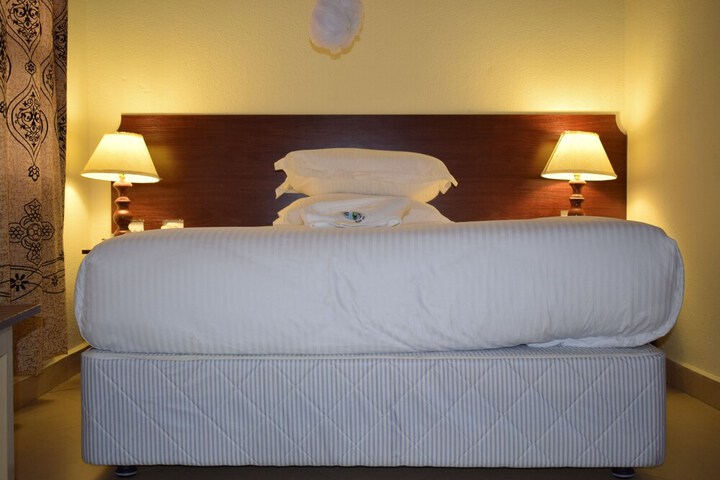 Room 17 of 97