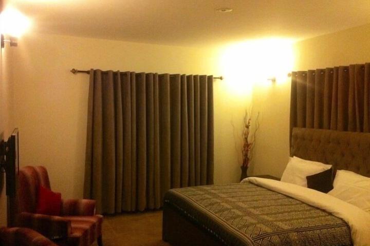 Room 5 of 5