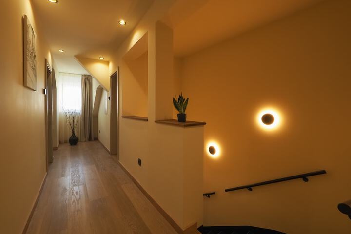 Ballroom/Hall 69 of 74