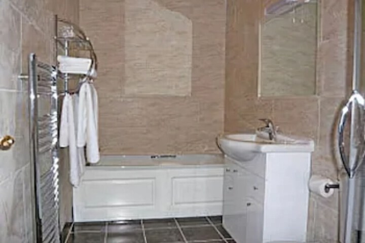 Room 8 of 31