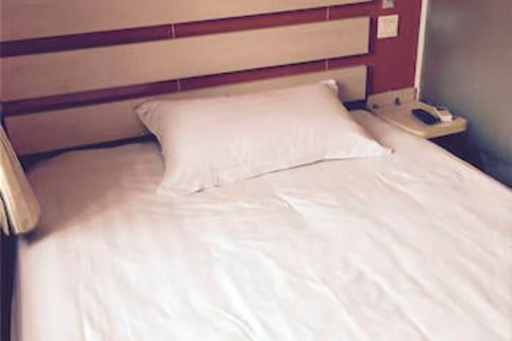Room 8 of 8