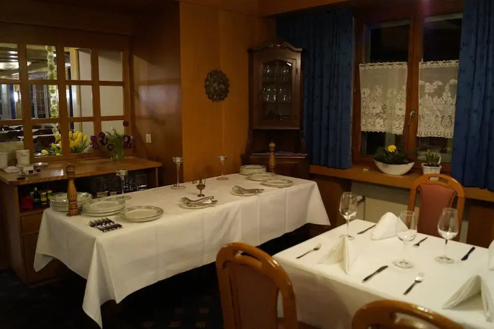Dining 22 of 26