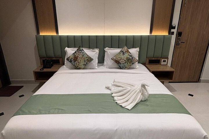 Room 17 of 28
