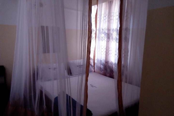 Room 5 of 18