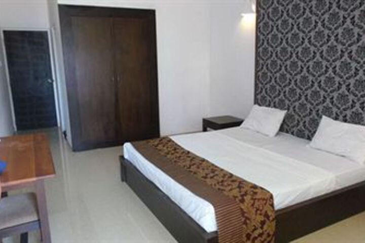 Room 17 of 42