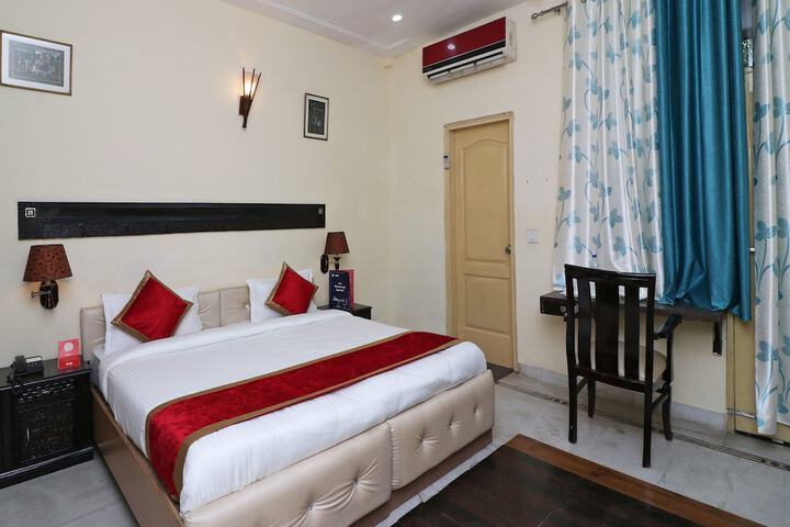 Room 8 of 21