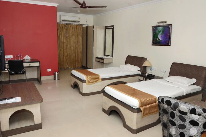 Room 8 of 19