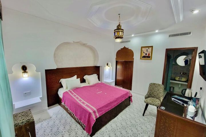 Room 3 of 48