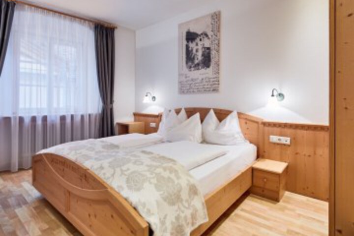 Room 8 of 42