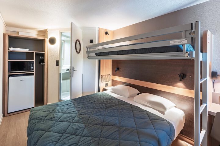 Room 13 of 34
