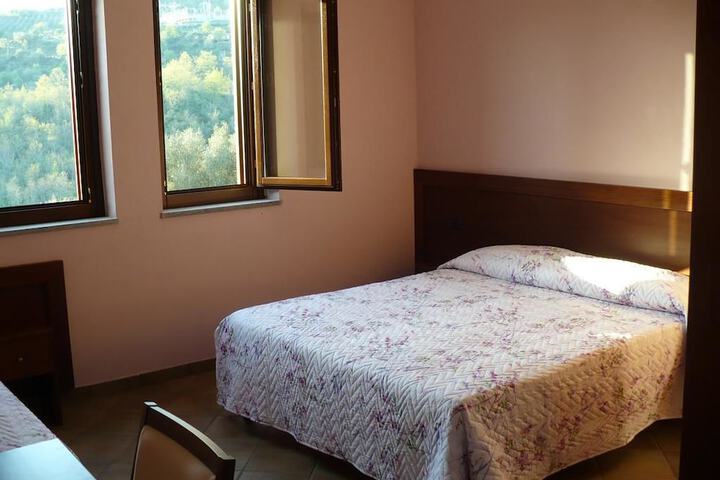 Room 4 of 19