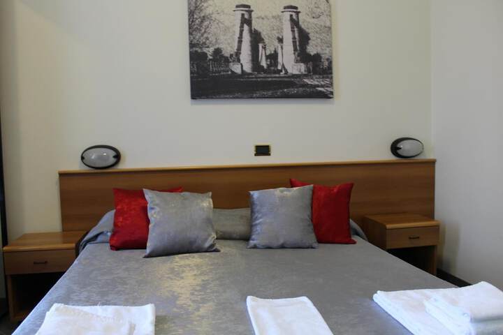 Room 9 of 48