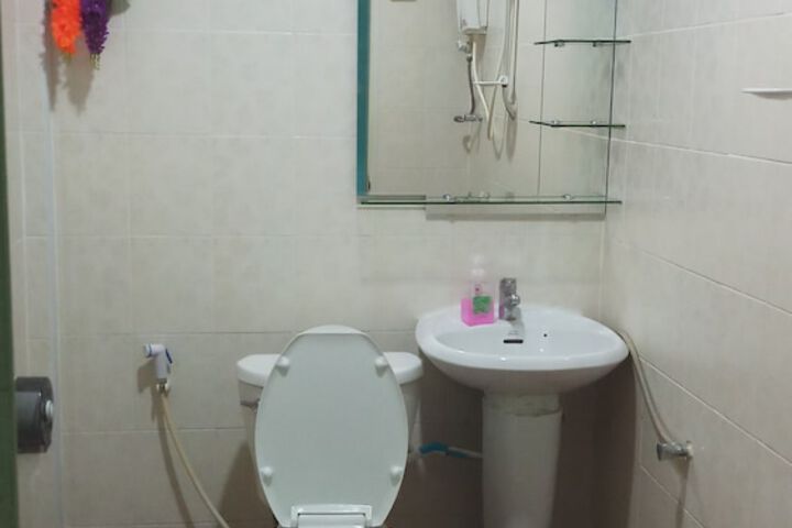 Room 15 of 32