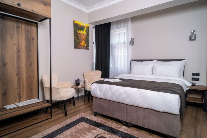 Room 4 of 23