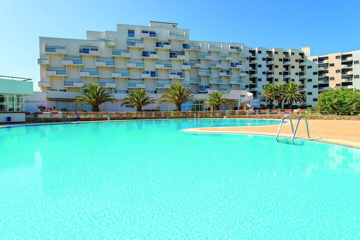 Pool Hotel