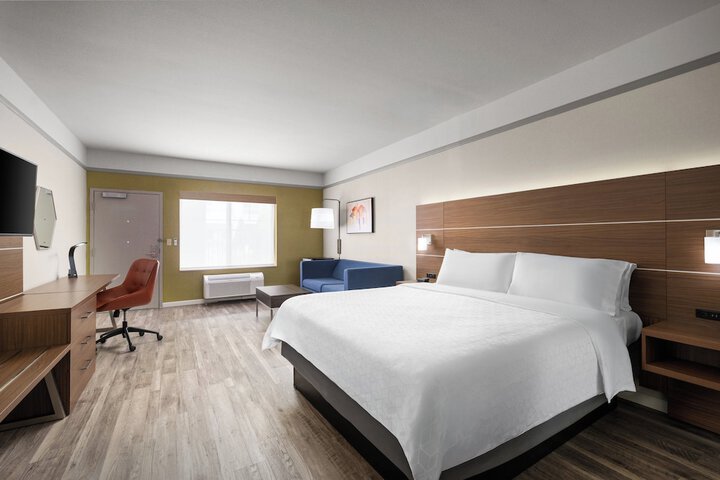 Room 25 of 68