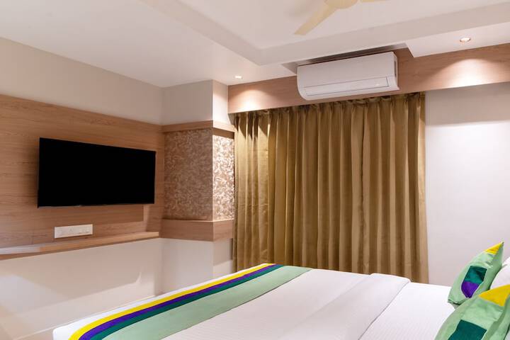 Room 11 of 34