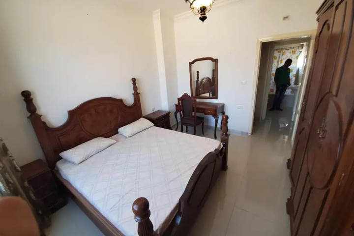 Room 4 of 14