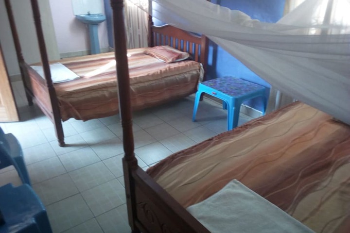 Room 7 of 18